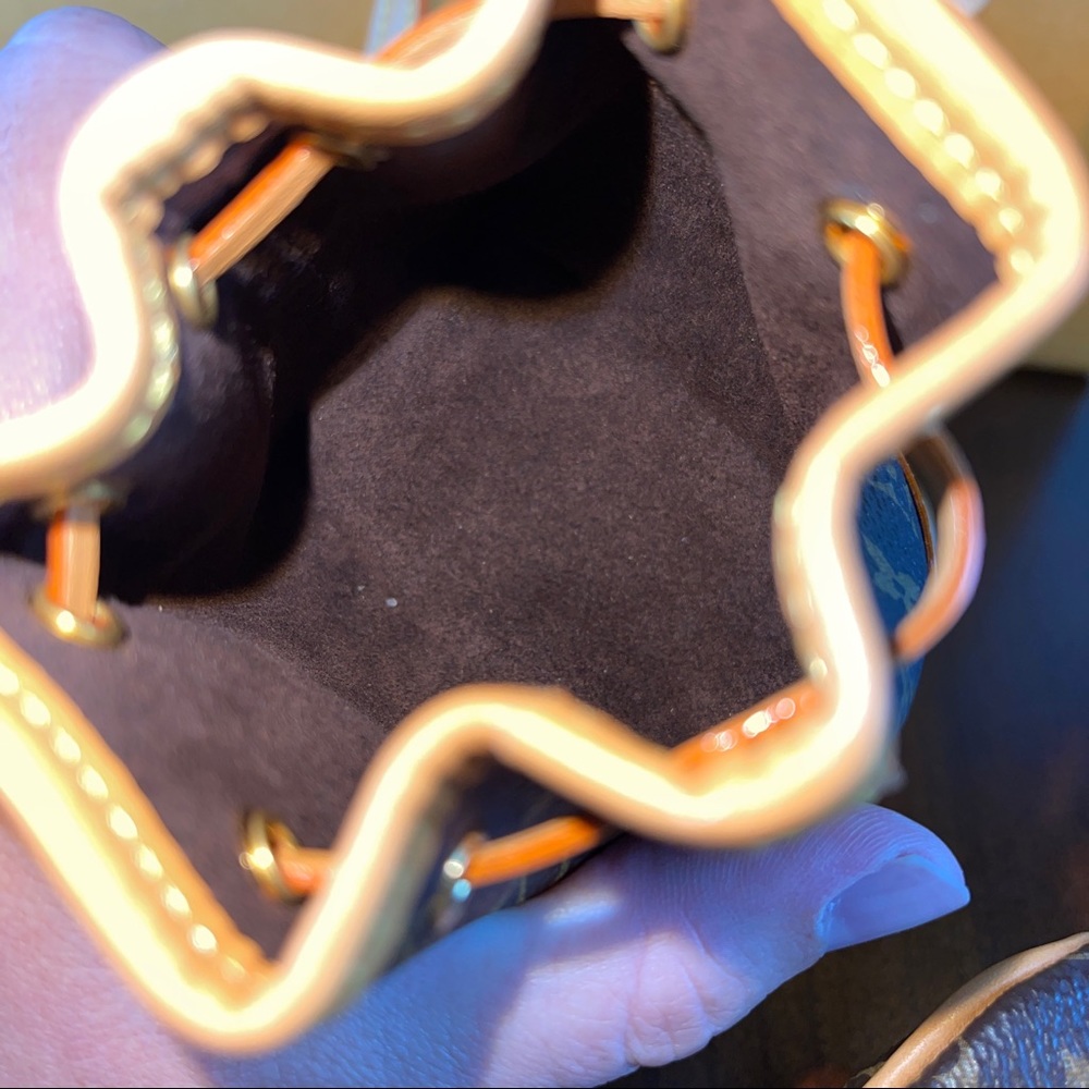 Louis Vuitton Monogram Trio Mini Icons - Picture 11 of 16